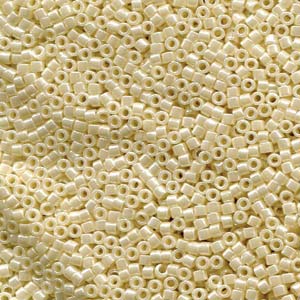 11/0 – Miyuki Delica - 5g Bag – Crystal Ivory Ceylon – DB1900