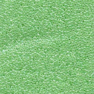 10/0 - Miyuki Delica - 5g Bag - Lined Crystal Green - DBM0237