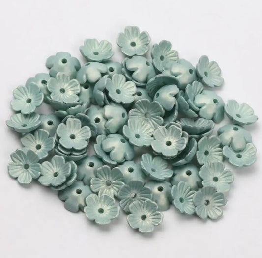10mm Acrylic Flower Beads - Pack of 10 - Green