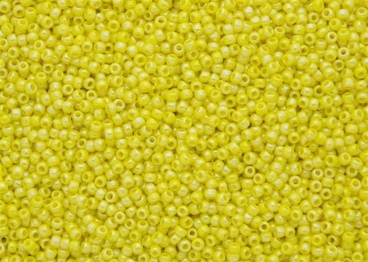 11/0 Toho Seed Beads - 10g Bag – Opaque Rainbow Dandelion