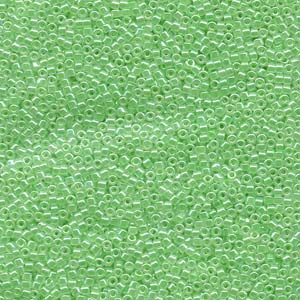 11/0 – Miyuki Delica - 5g Bag – Lined Crystal Light Green – DB237