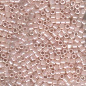 8/0 – Miyuki Delica - 5g Bag – Lined Crystal Pale Salmon – DBL0234