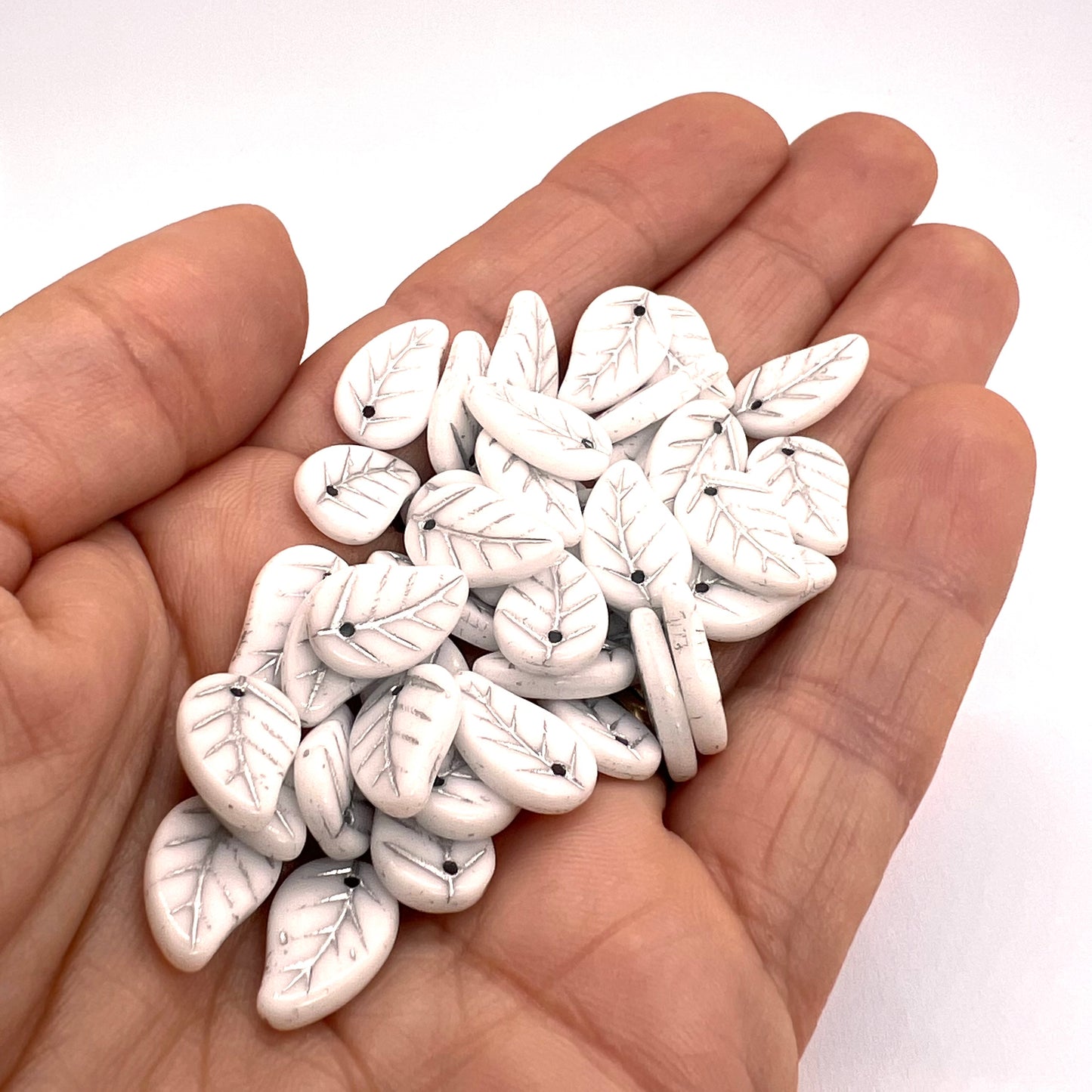 14x9mm Leaf Beads - Pack of 10 - White with Silver Wash