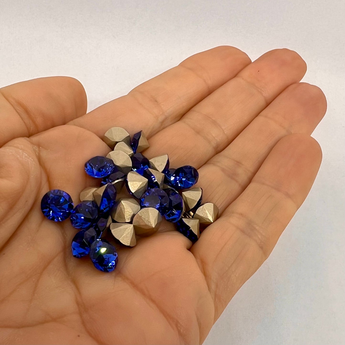 Aurora Pointy Back Chaton (C1028) SS39 – 8mm – Sapphire – Pack of 2