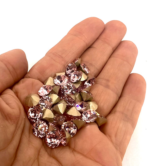 Aurora Pointy Back Chaton (C1028) SS39 – 8mm – Light Rose – Pack of 2